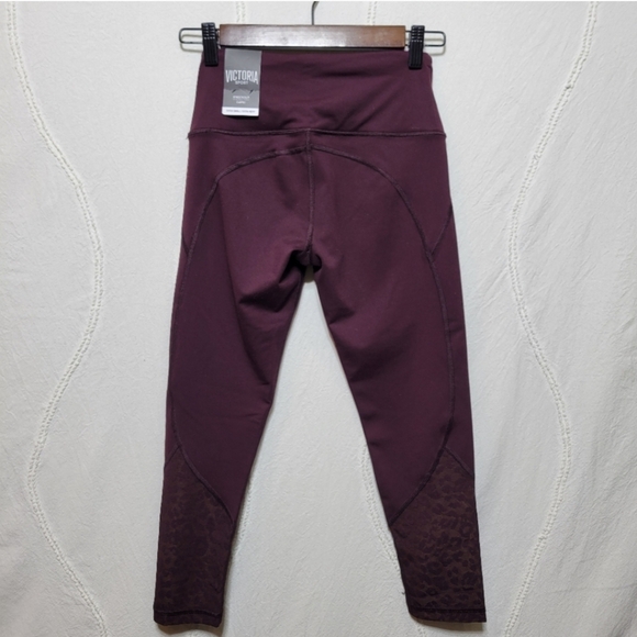 Victoria Sport Bundle! The Player Mesh Sports Bra and Knockout Leggings XSmall - Picture 8 of 8